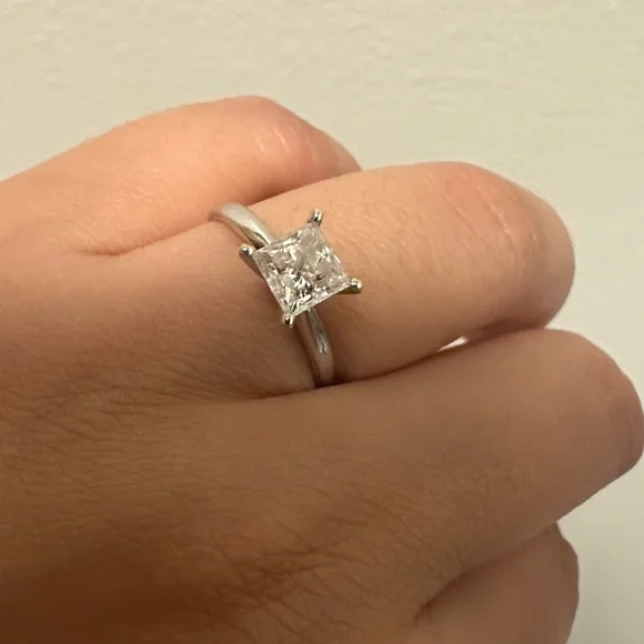 1 CT. Princess-Cut Diamond Solitaire Engagement Ring – 14K White Gold Sz 7 - Picture 5 of 12